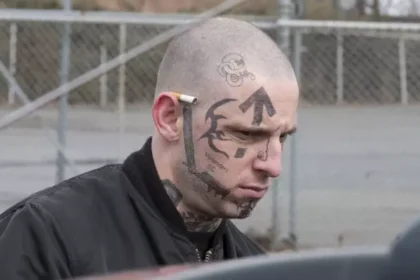 скинхед