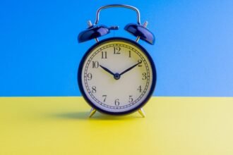 коли переводять годинники на зимовий час