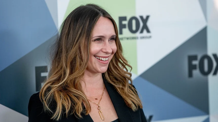 дженнифер лав хьюитт