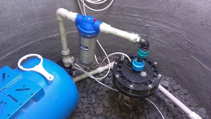 насос